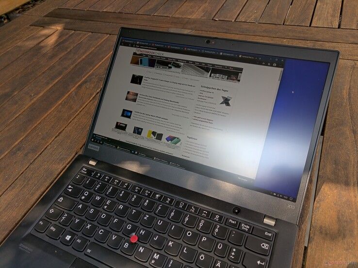AMD版ThinkPad X13的霧面FHD屏